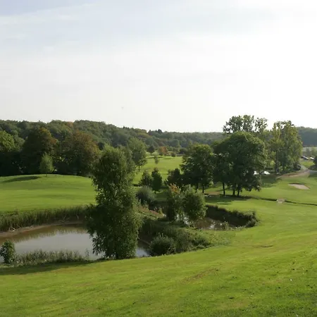 Golf De Le Chateau Apartment